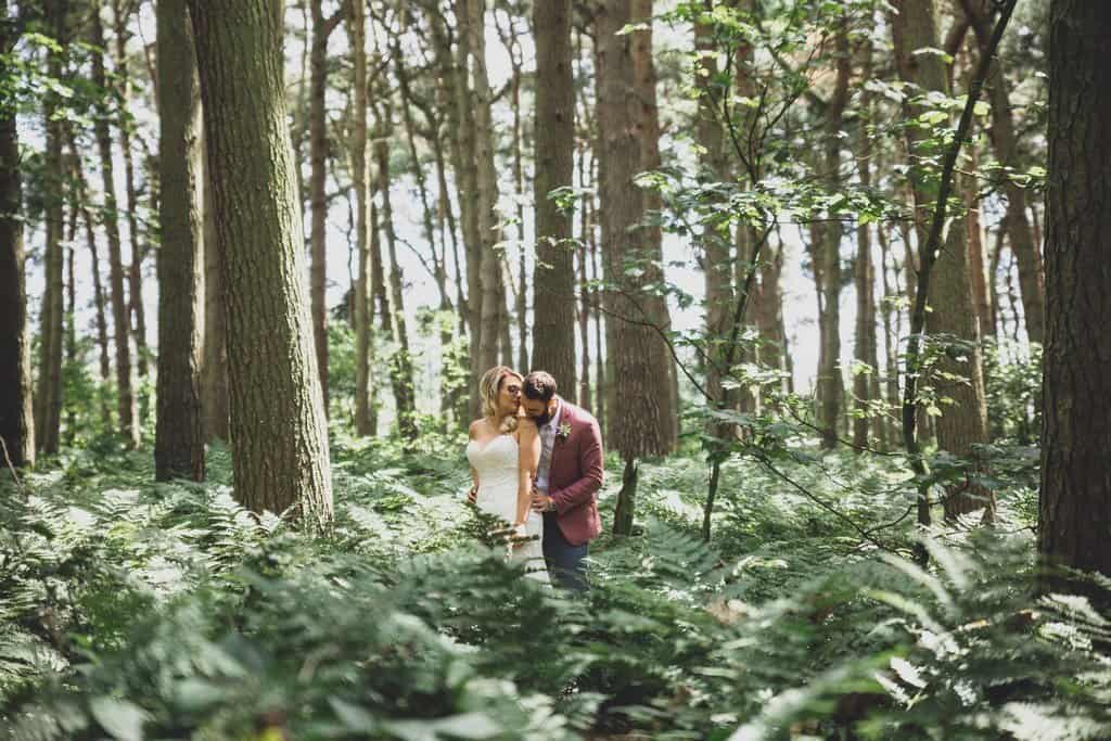 Relaxed tipi wedding photographer // Debbi & John