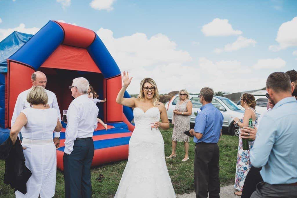 Relaxed tipi wedding photographer // Debbi & John