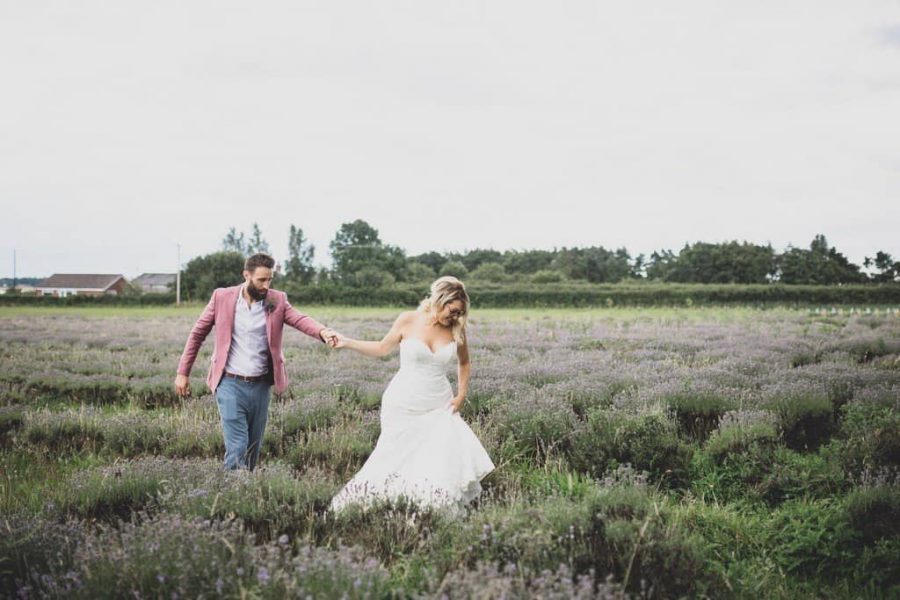 Relaxed tipi wedding photographer // Debbi & John