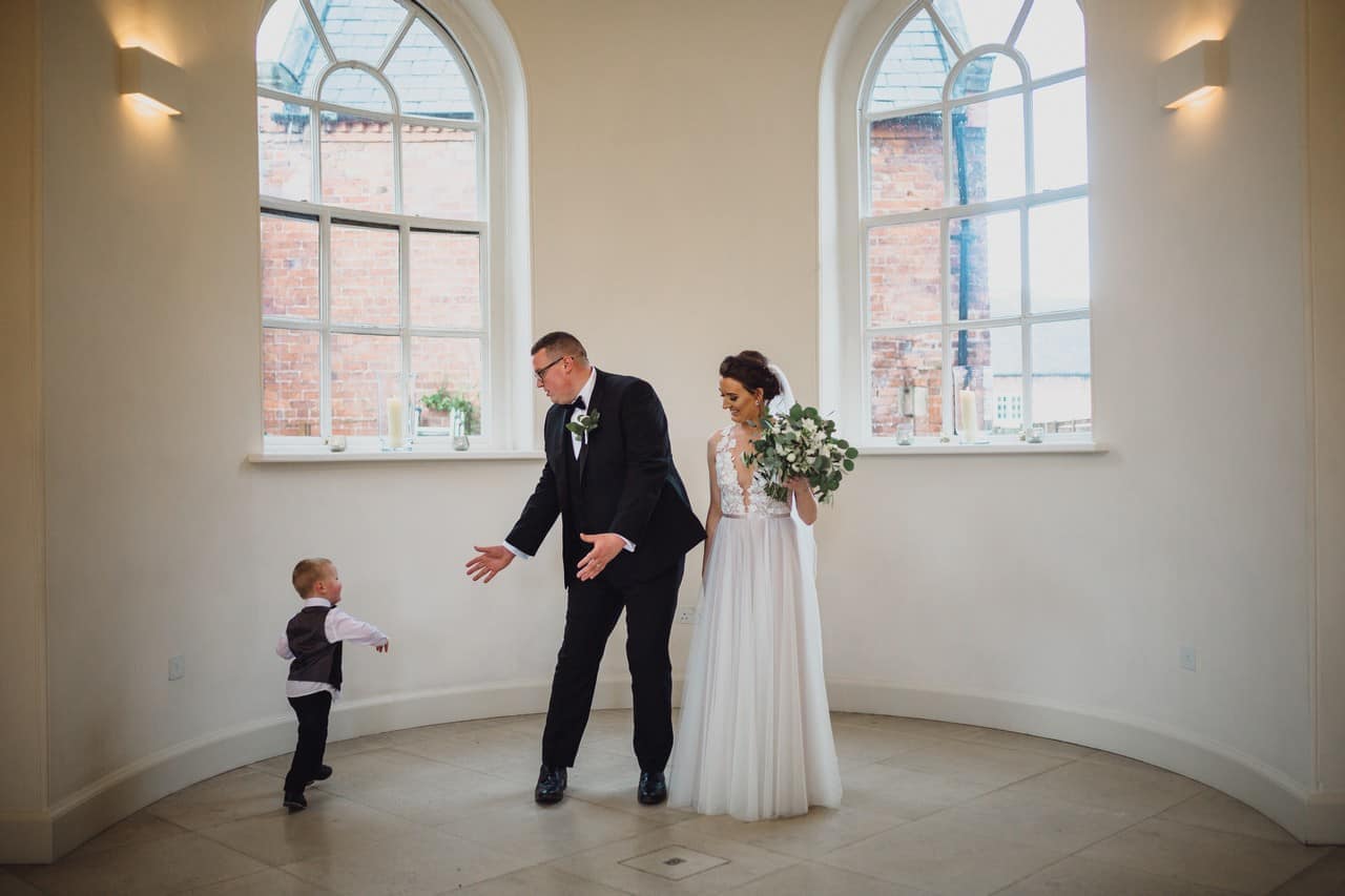 north west wedding photographer at iscoyd park in whitchurch