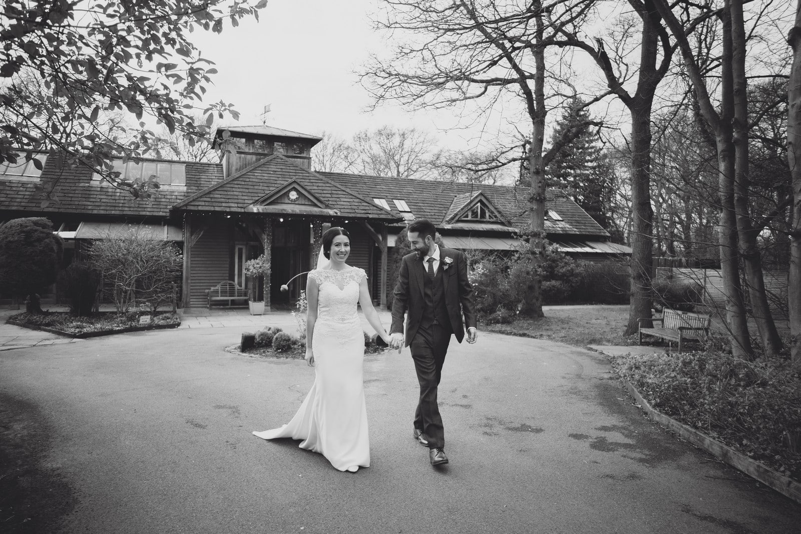 oak tree of peover knutsford wedding venue cheshire wedding photographers