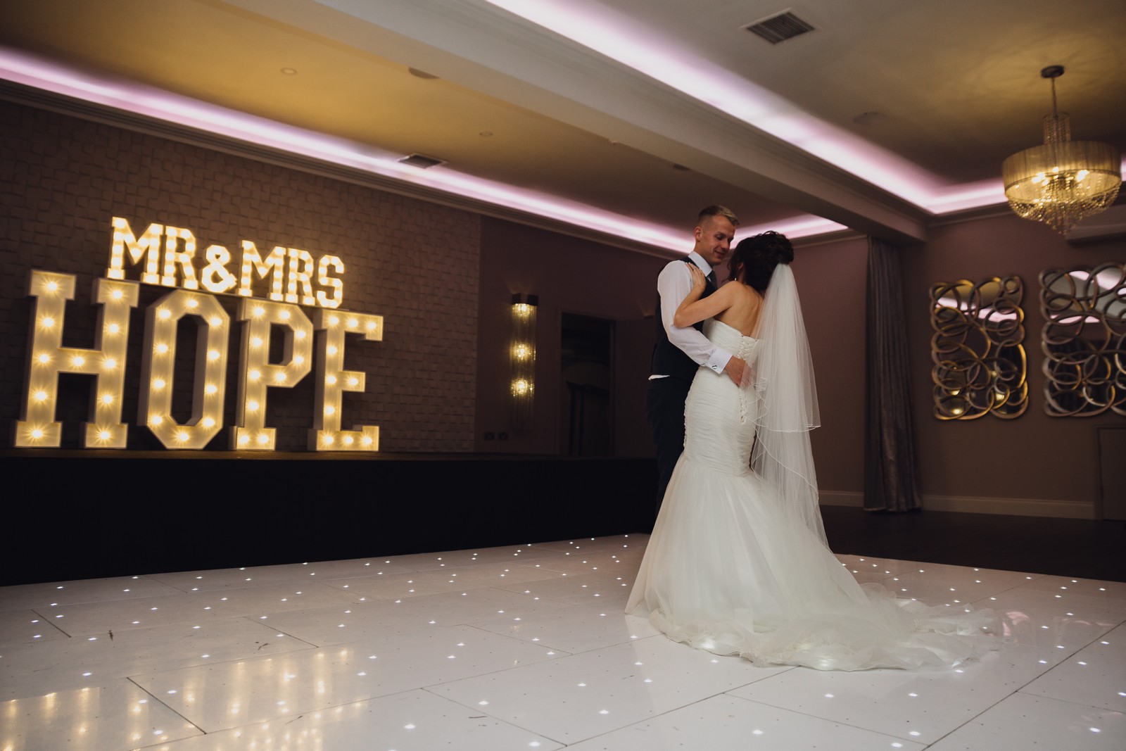 autumn wedding in cheshire with photography