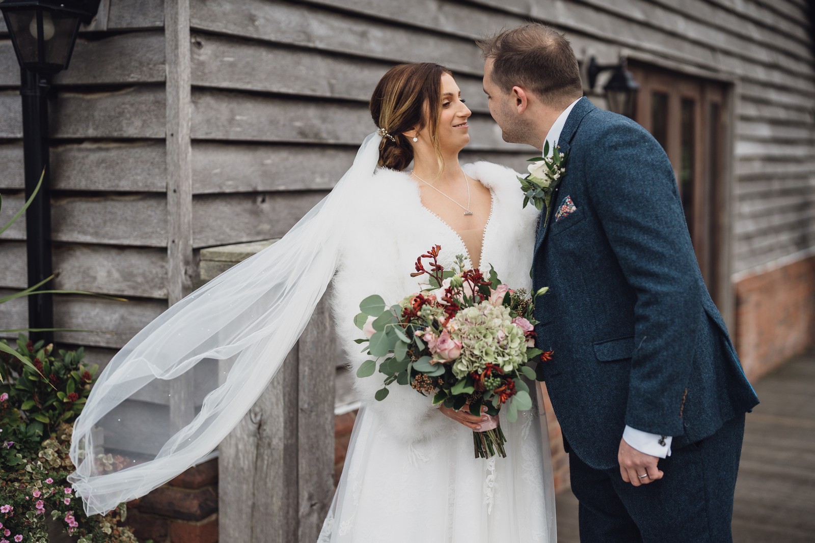 Sandhole Oak Barn Cheshire // Faye & Oliver