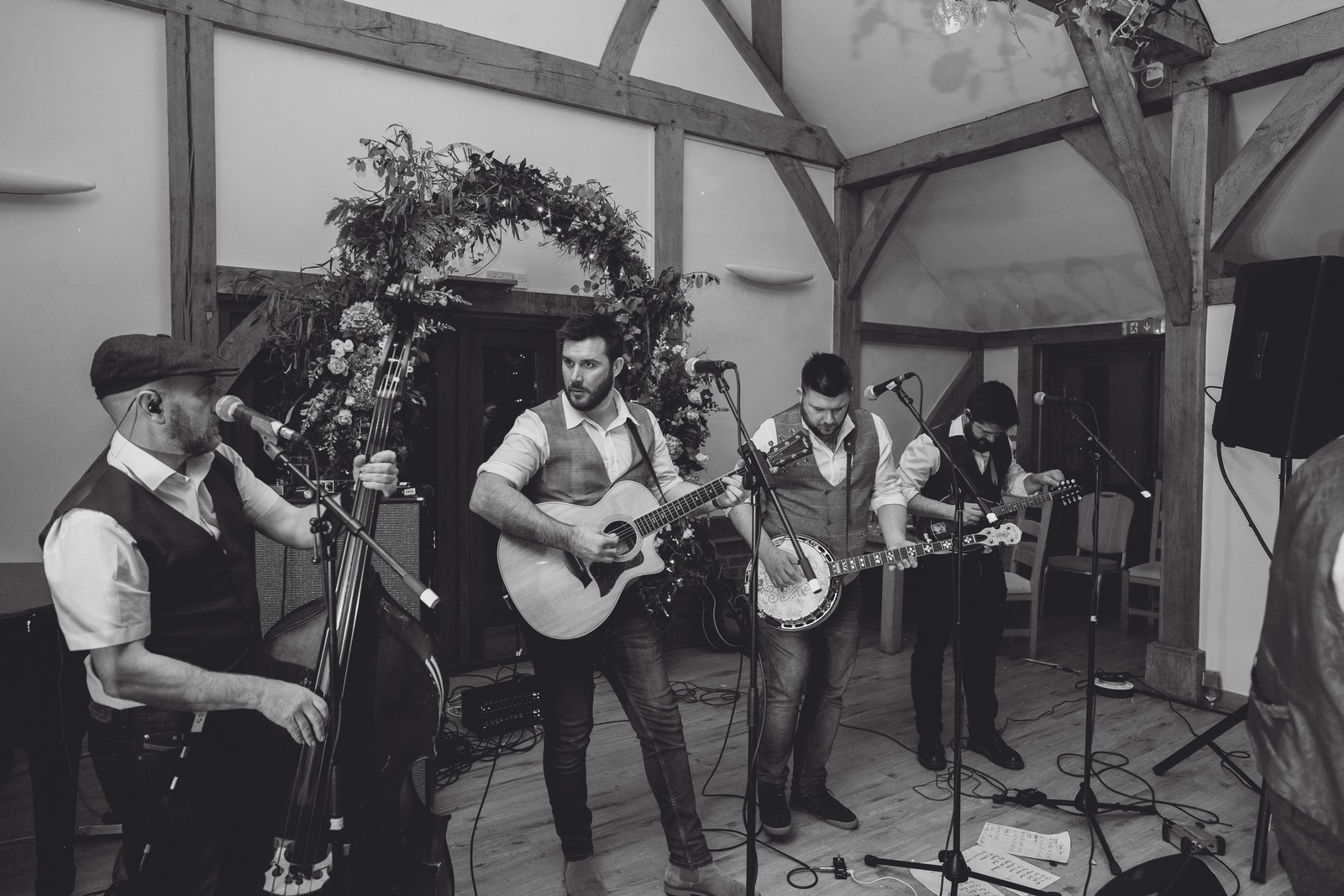 Sandhole Oak Barn Cheshire // Faye & Oliver